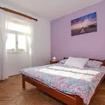 Ines In - Haus Fuer 4-5 Personen Vikendica Barban