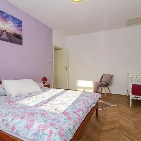 Ines In - Haus Fuer 4-5 Personen * Barban