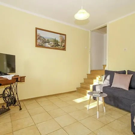 Ines In - Haus Fuer 4-5 Personen Barban